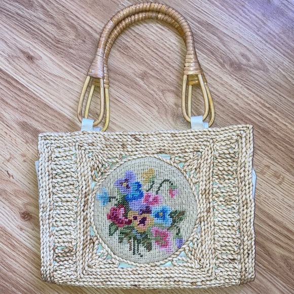 Vintage 70s Cross Stitch Straw Handbag Purse Florals Wicker Top Handles - Picture 2 of 5